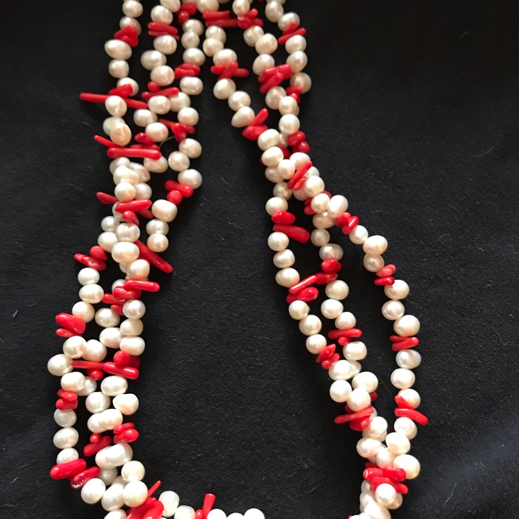Fun Summer Necklace In Coral And Pearl 30$